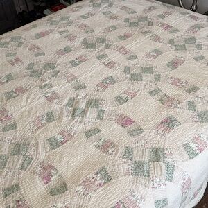 Vintage Handstitched Double Wedding Ring Quilt 98” by 87”